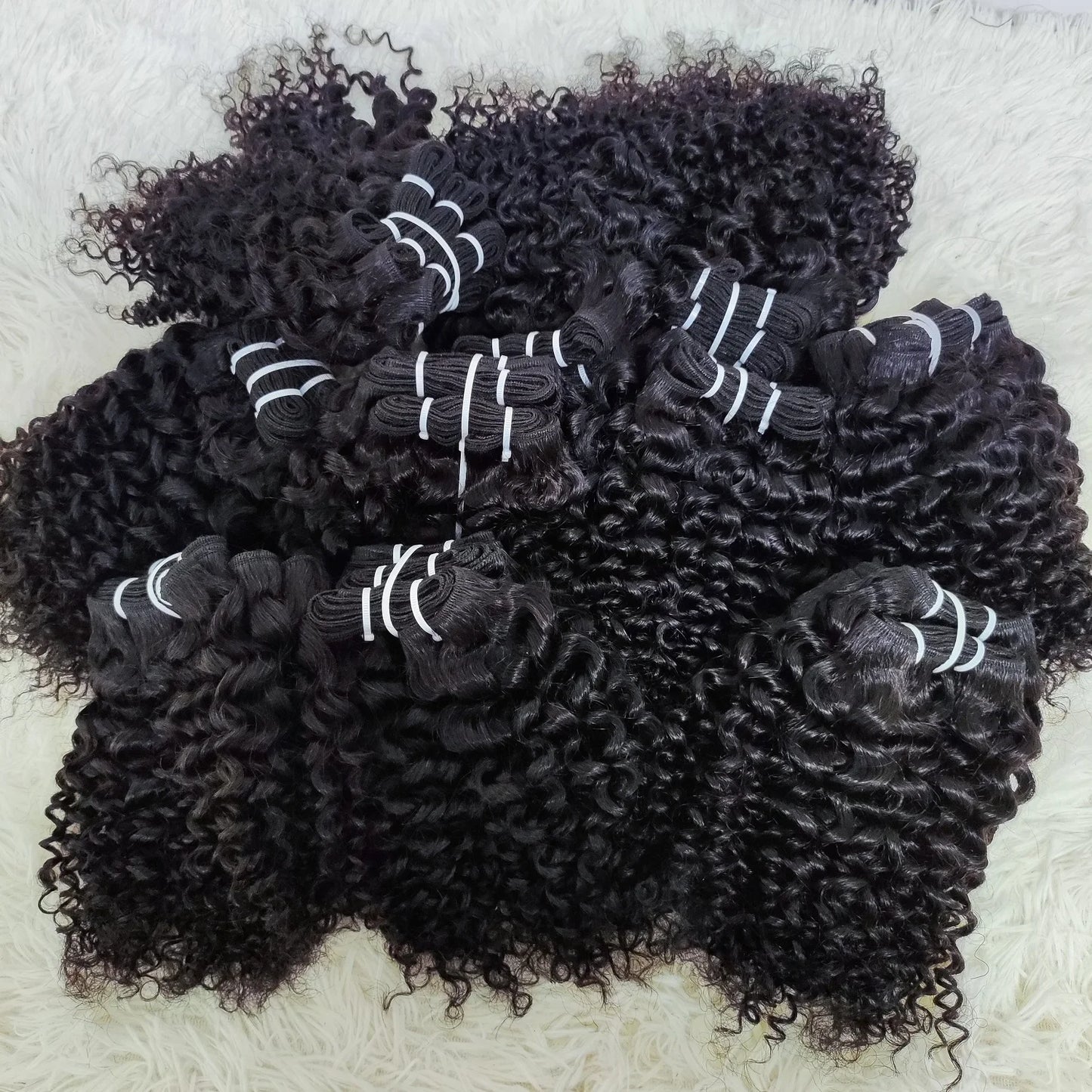 Tissages Brésiliens Kinky Curly Virgin Remy Hair